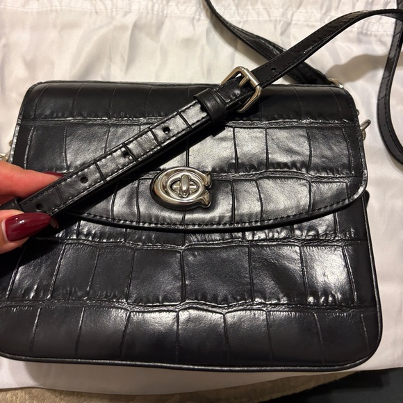 Like New Coach Leather Bag - Picture 5 of 9